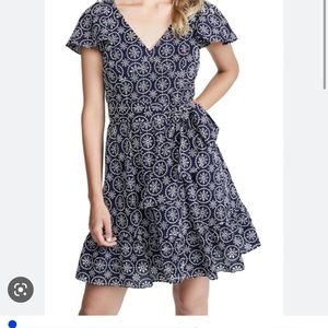 Shoshanna Eyelet Lace Dress Navy/White size 12 perfect condition